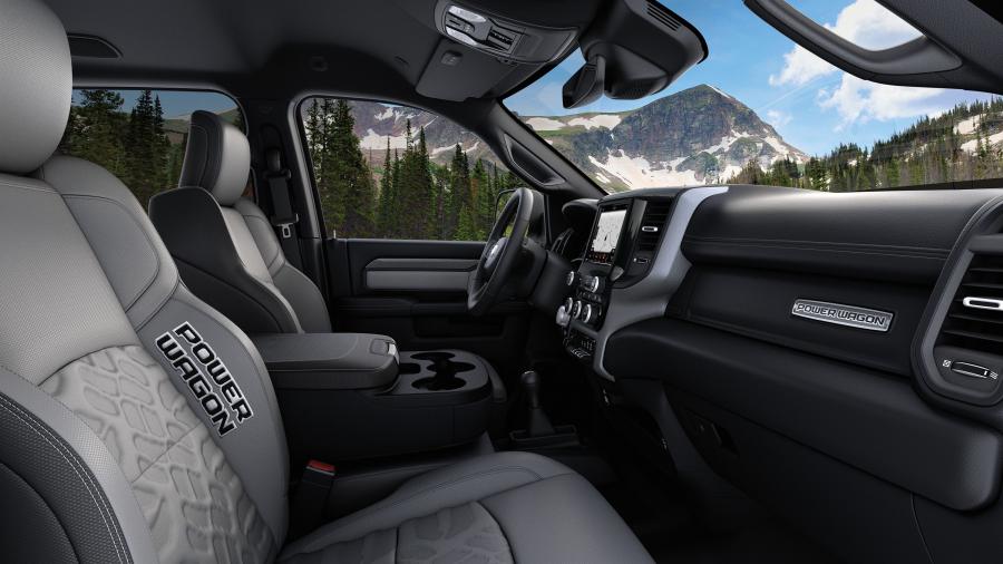 Интерьер Ram 2500 Power Wagon Crew Cab (DJ) 2019 года  (фото 34 из 43)